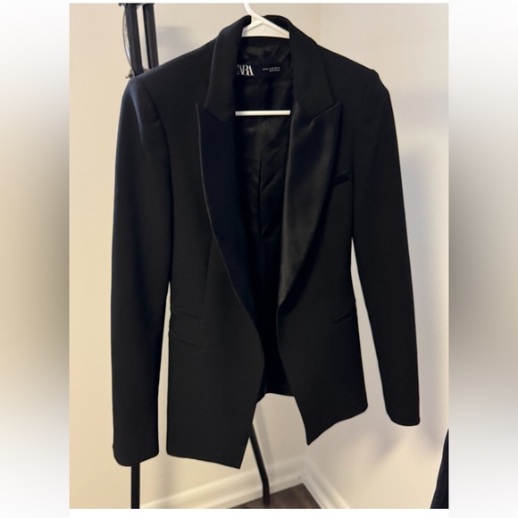 Zara Blazer - Picture 1 of 4